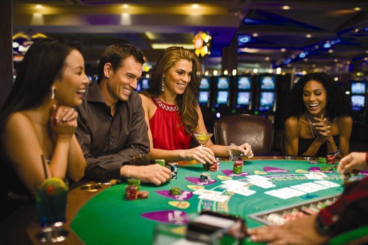 LuckyLand Slots APK Live Casino
